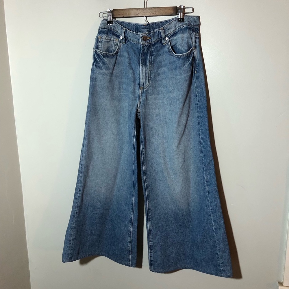 Viavia super wide leg high waisted distressed jeans sz 29